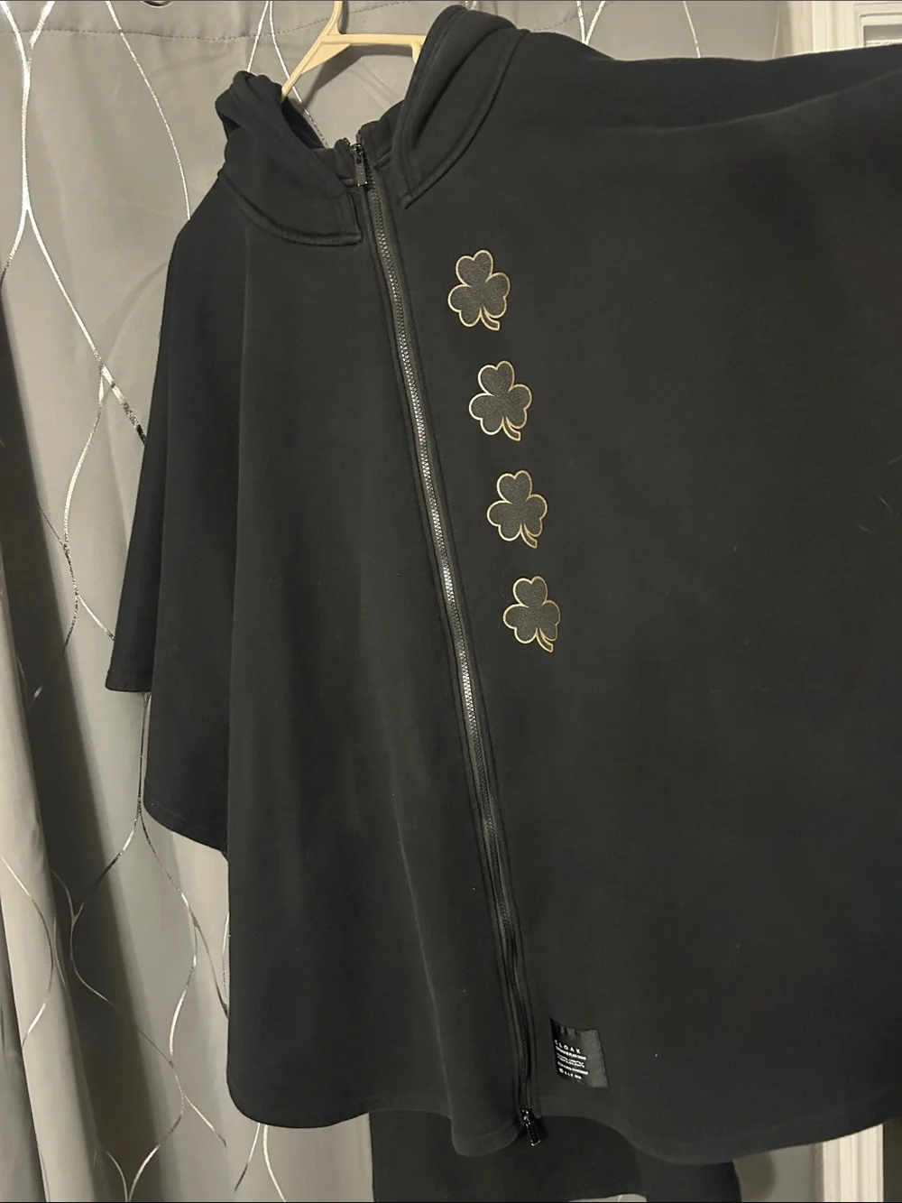 Cloak brand poncho Black Zip-Up Hoodie with Subtle Logo Patch - Picture 1 of 5